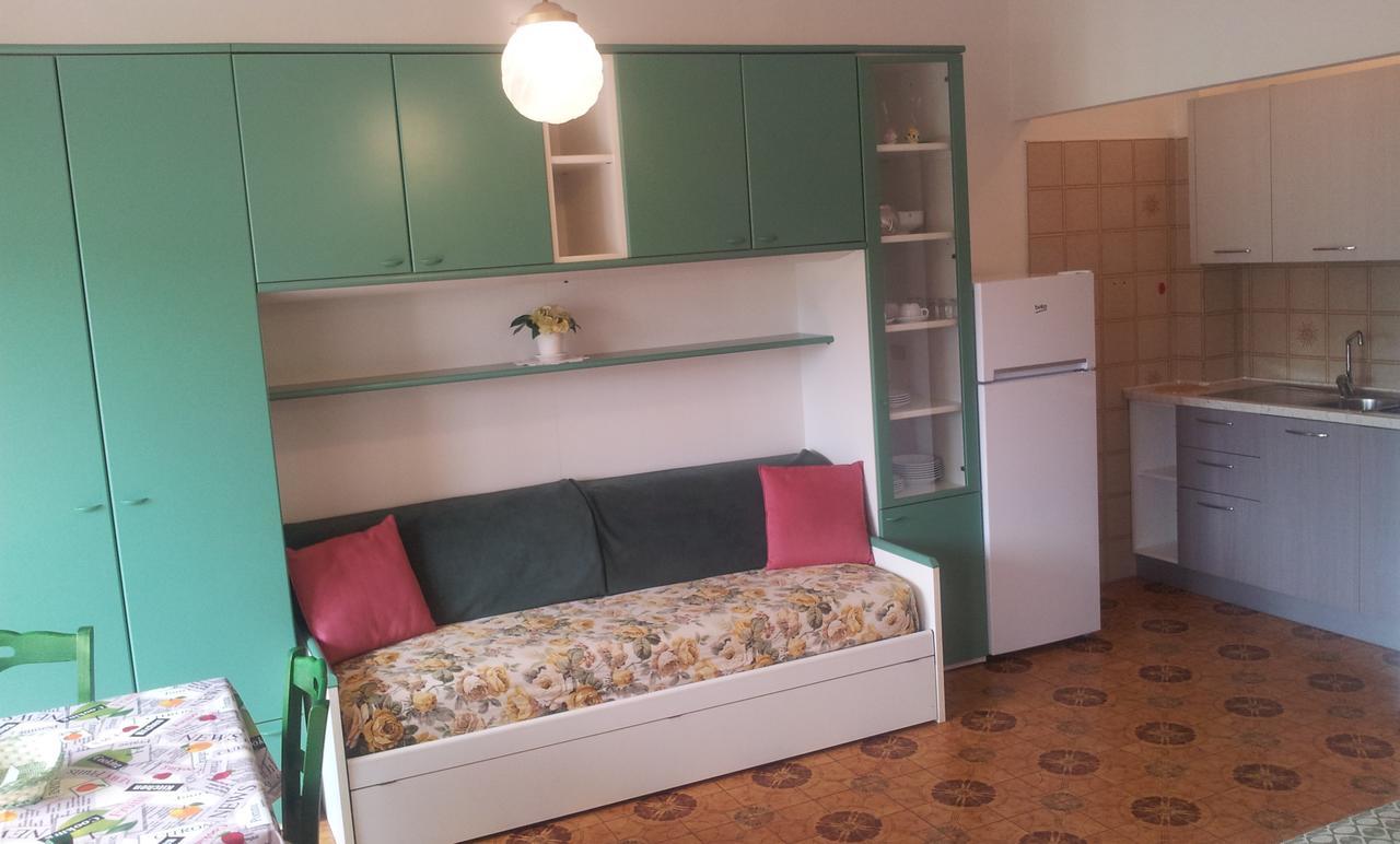 Residenza Il Poggio Apartment San Bartolomeo Al Mare Luaran gambar